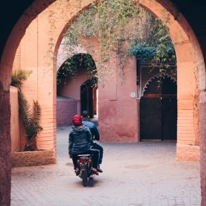 Mit dem Roller durch die Gassen - Marrakesch